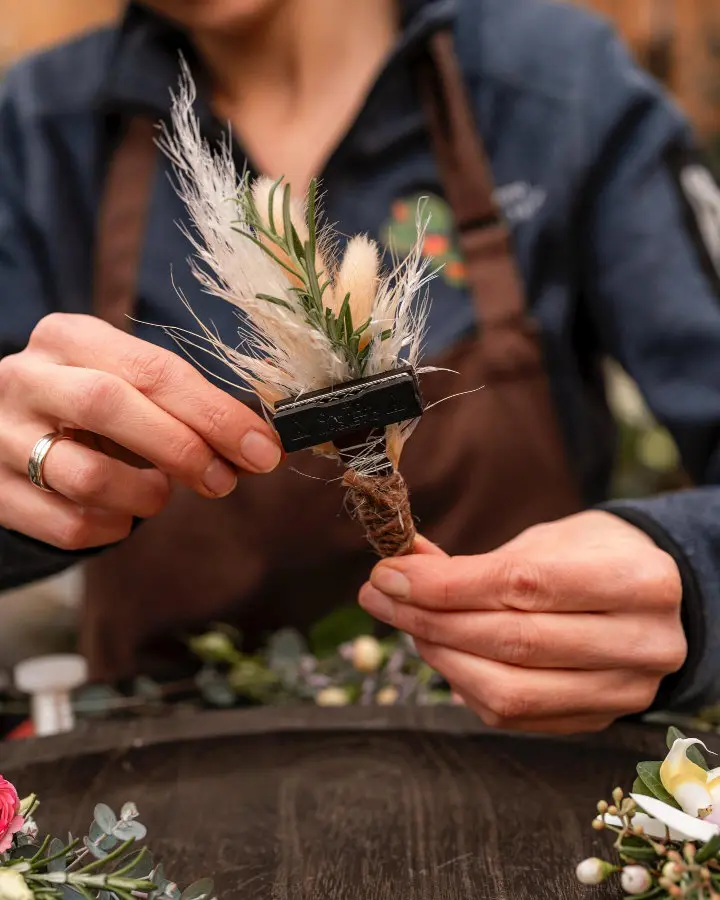 Blumenanstecker für Hochzeit